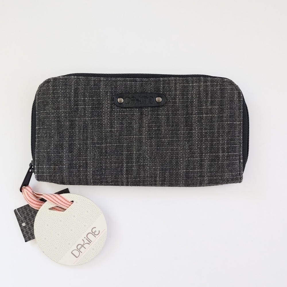 NWT Dakine wallet